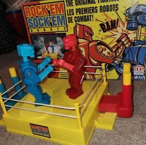 Rock'em sock'em toy